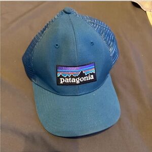 Patagonia men’s ' Blue Trucker Hat